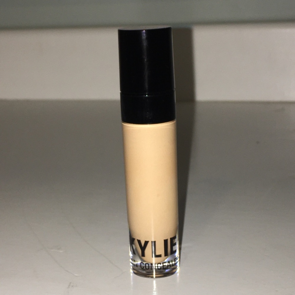 Kylie concealer *NEVER USED*